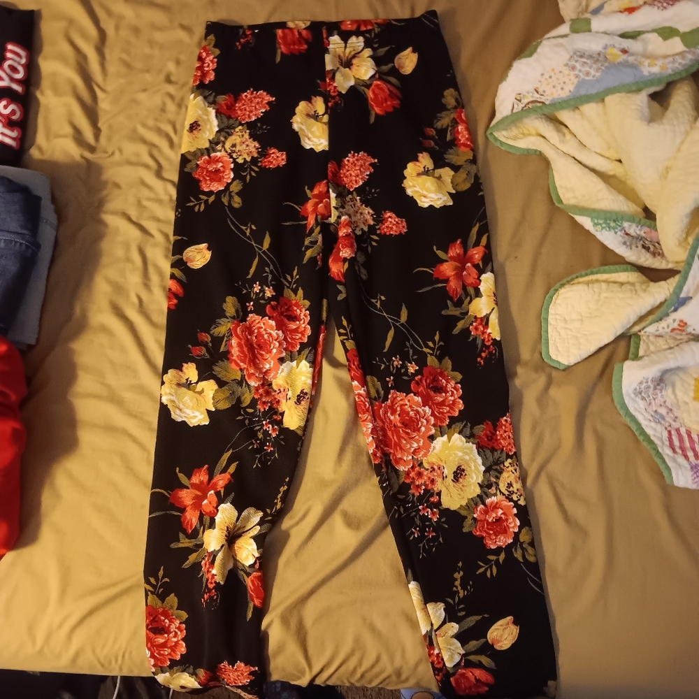 SHEIN Black Floral Pants